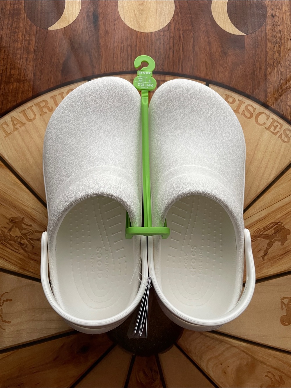 White Crocs Size 7 Womens Size 5 Mens Specialist II Clog